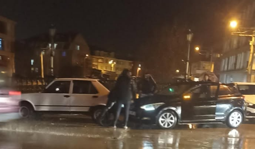 Eskişehir'de yine aynı yer yine kaza: Vatandaş isyan etti