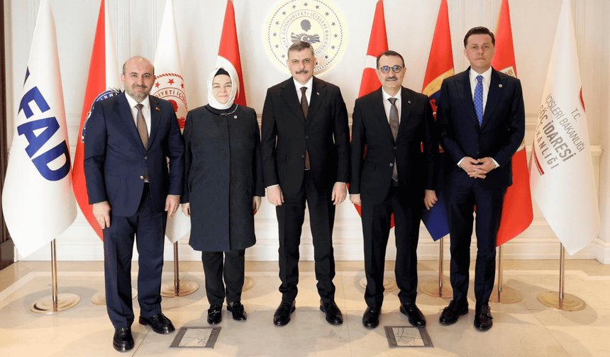 AK Parti Eskişehir heyeti Bakan Çiftçi ile bir araya geldi