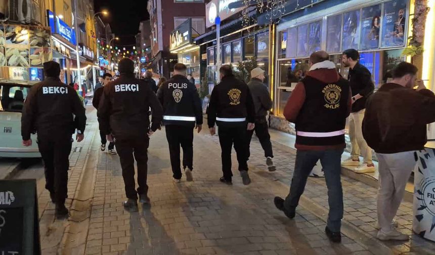 Eskişehir'deki 13 noktada asayiş uygulaması gerçekleştirdi