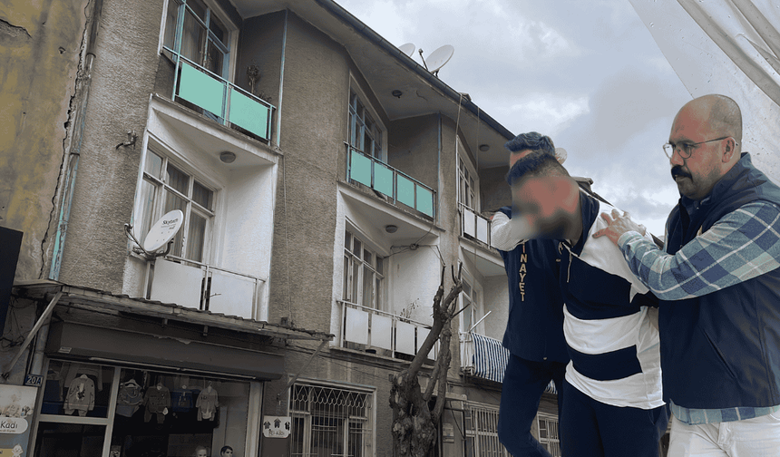 Babasını boğarak öldürdü, cesediyle aynı evde yaşadı: Cani oğul Eskişehir yolunda yakalandı!