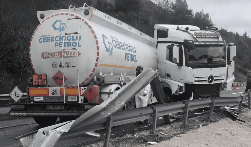 Eskişehir yolunda mazot yüklü tanker kaza yaptı