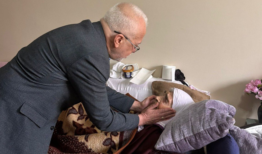 Eskişehir'de 101 yaşındaki Akkadın teyzenin kapısı çalındı