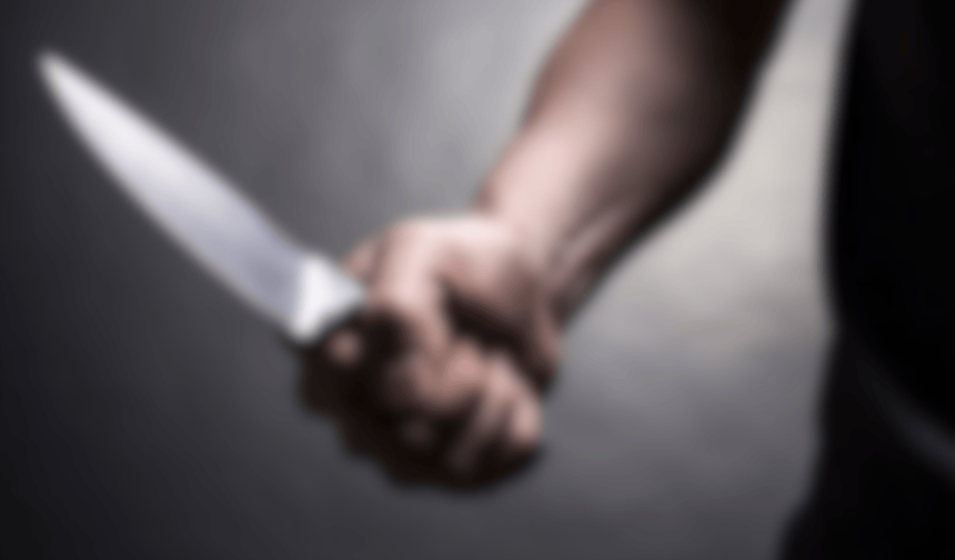 Eskişehir'de bayram günü yürekleri sızlatan olay! Oğlu bıçakla saldırdı: Yaralı halde dışarı çıktı