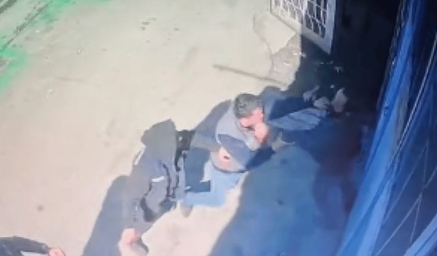 Eskişehir'de esnaflar birbirine girdi: Tekme ve yumruklar havada uçuştu