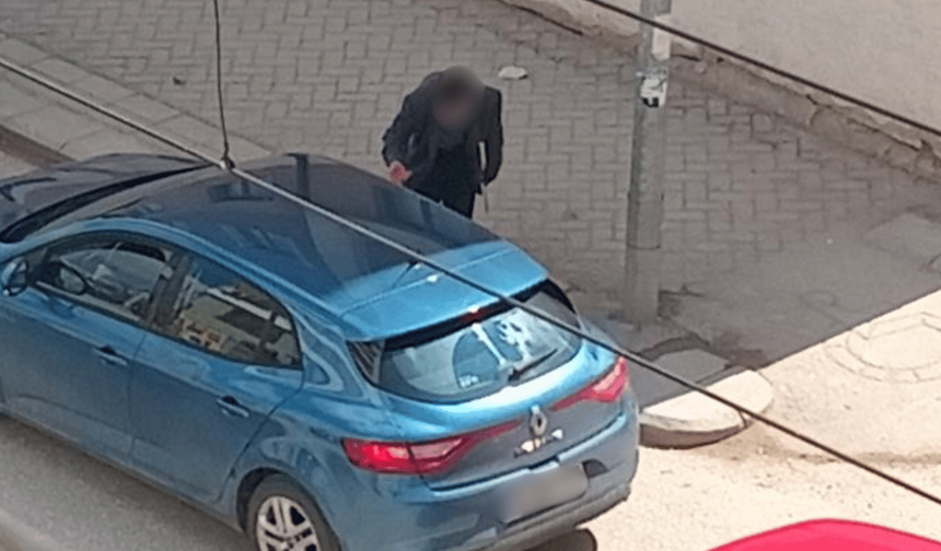 Eskişehir’de tepki çeken görüntü: "4 dairesi var hala dileniyor"