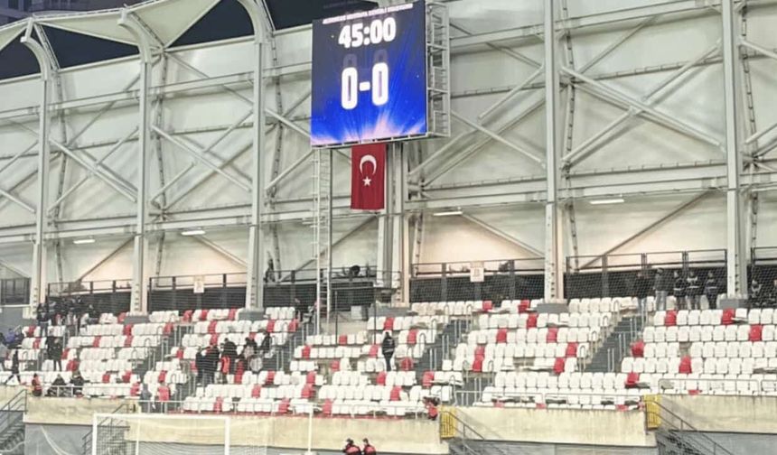 Eskişehirspor taraftarı stadı terk etti