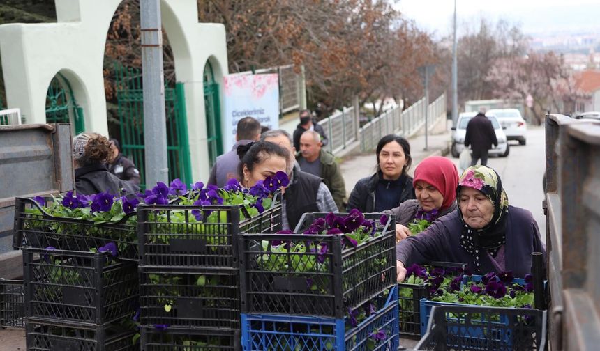 Eskişehir'de bayram arifesinde yürekleri ısıtan görüntü!