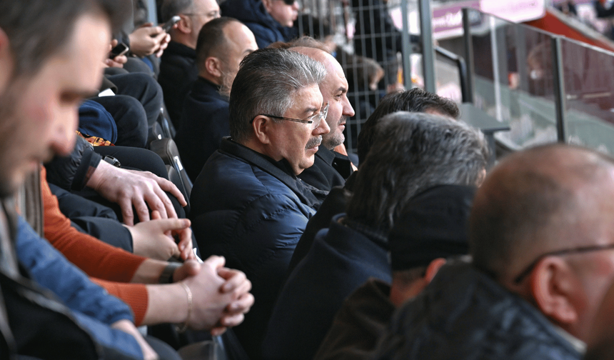 Vali Yılmaz Eskişehirspor’un galibiyet coşkusuna ortak oldu