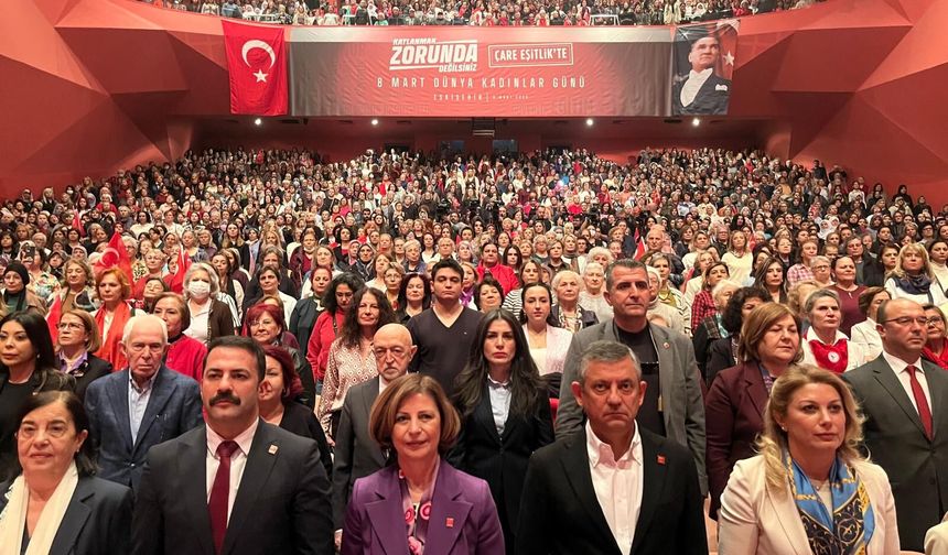 Eskişehir'de 8 Mart Kadınlar Buluşması gerçekleştirildi: "Her kadın onurlu bir yaşamı hak ediyor"