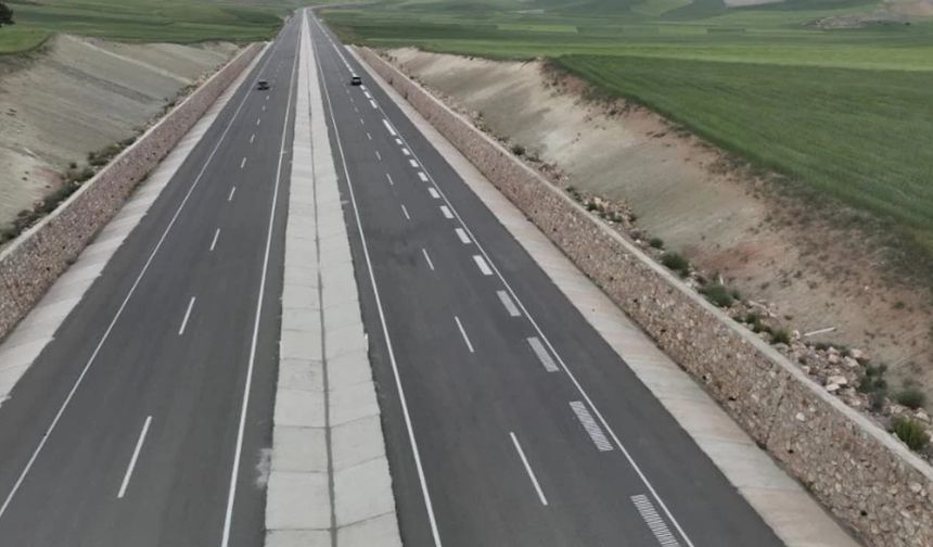 Yeni devlet yolunun temeli atıldı: Eskişehir'den Ege ve Akdeniz'e uluşmak artık daha hızlı