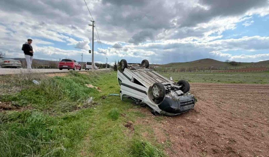 Eskişehir'de takla atan araçtan hafif sıyrıklarla çıktılar
