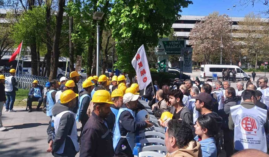 Maden işçilerinin açlık grevleri devam ediyor: "Alacağımız sadece iki maaş olsaydı Eskişehir'den buraya yürümezdik"