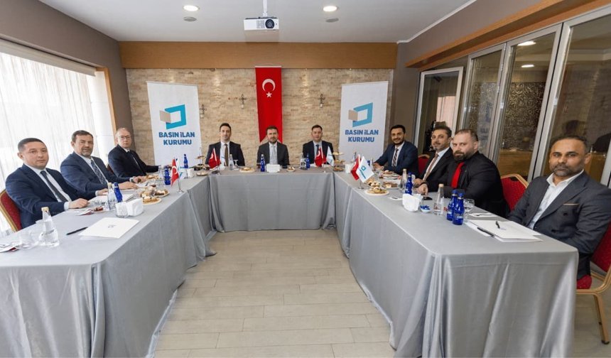 Basın İlan Kurumu Genel Müdürü Çay, Eskişehir'deki basın kuruluşlarının imtiyaz sahipleriyle buluştu