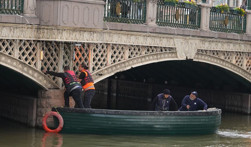 Eskişehir'de gece manzarası değişiyor: Porsuk Çayı ve köprülerde çalışmalar başladı