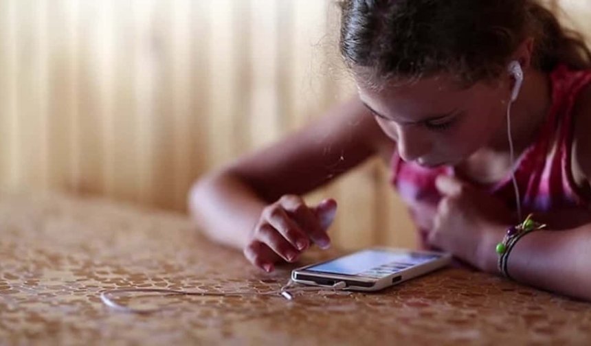 Çocuklara özel SIM Kart yolda: Aileler kontrol edebilecek!