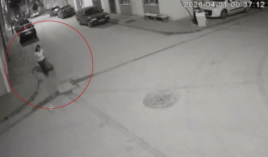 Eskişehir'de tepki çeken görüntü: Metrelerce sürükledi, sokağın ortasına bıraktı