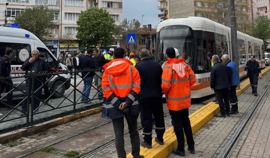 Eskişehir'de tramvayın çarptığı kadın yaralandı