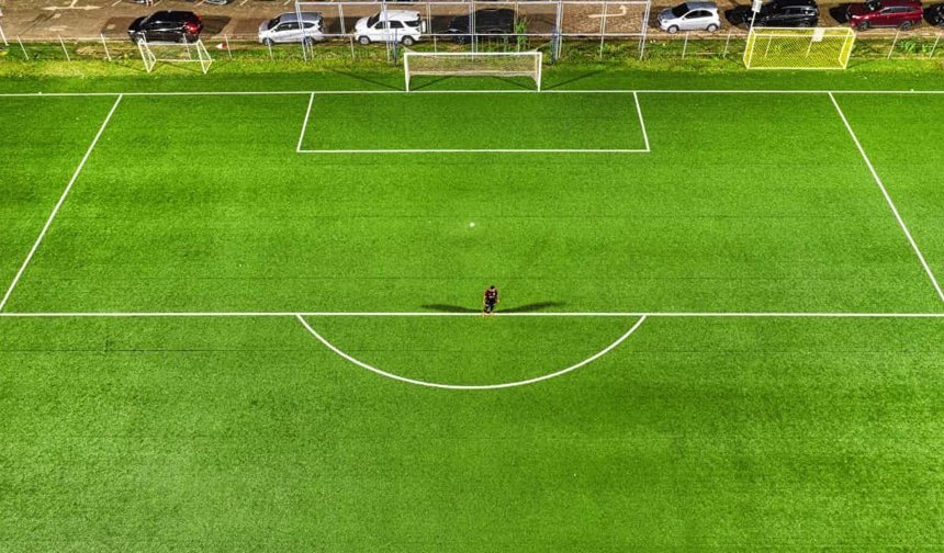 İmzalar atıldı: Eskişehir'in iki mahallesine futbol sahası inşa edilecek