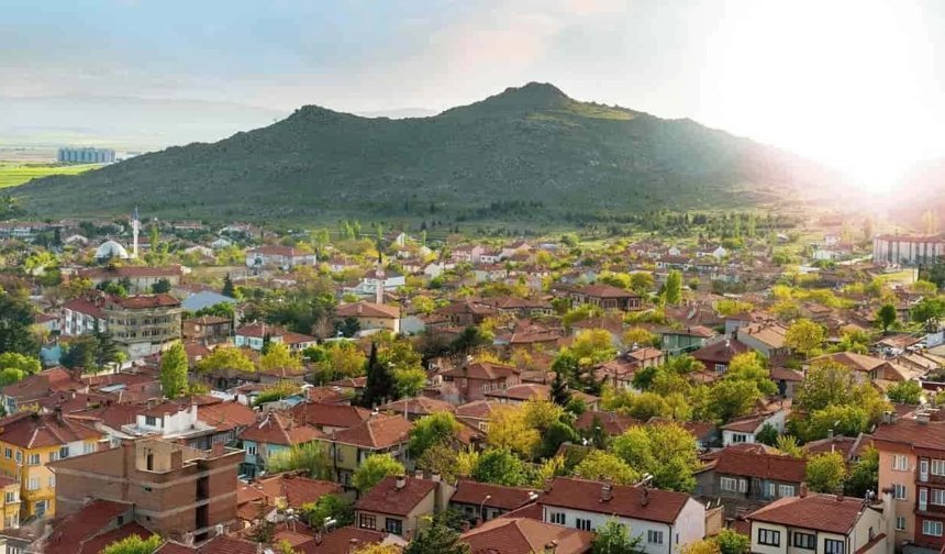 Tam mevsimi: Sivrihisar'da günübirlik ücretsiz gezebileceğiniz yerler