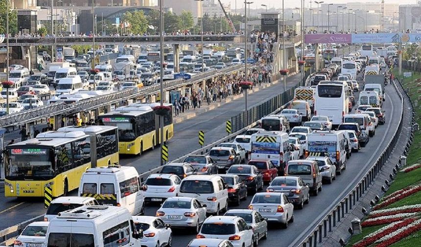 Trafikte yeni dönem: 5 gün sonra herkes bunu kullanacak