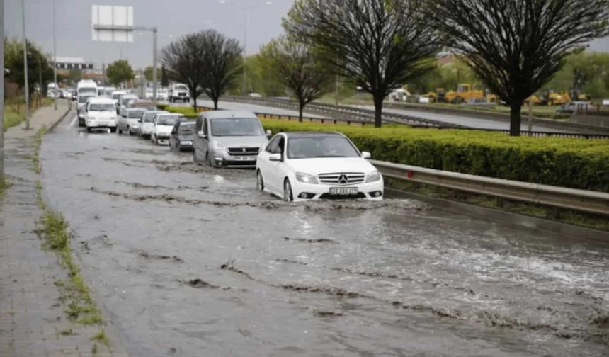 Meteoroloji Eskişehir için alarm verdi! Sel, yıldırım ve su baskını uyarısı