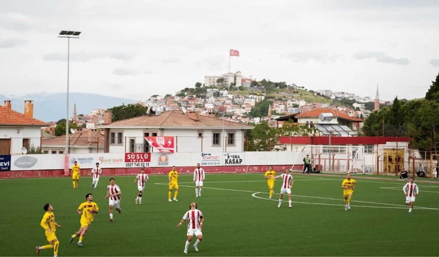 Eskişehirspor - Ayvalıkgücü Belediyespor maçında ilk yarı sessiz geçti