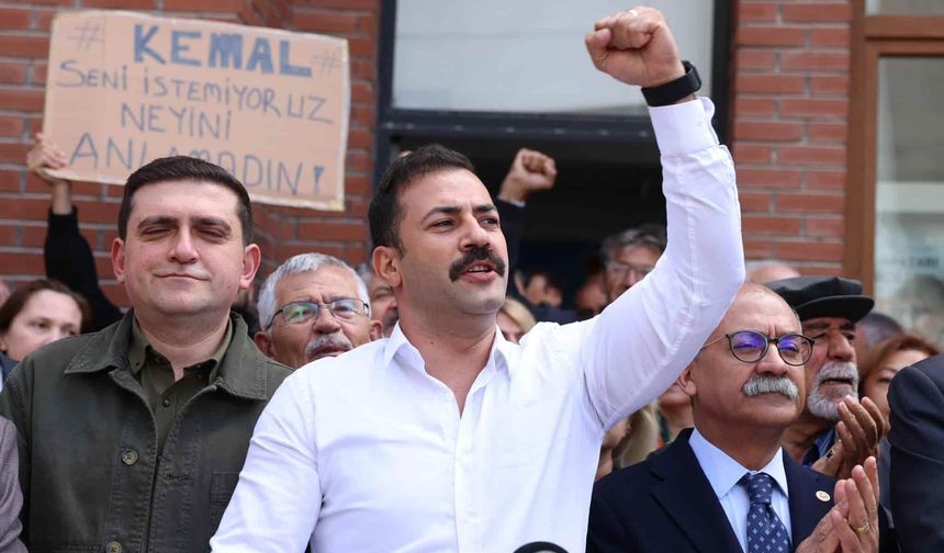 "Partilileri arayarak 'Talat Yalaz ile misin, bizle misin’ diye soruyorlar"