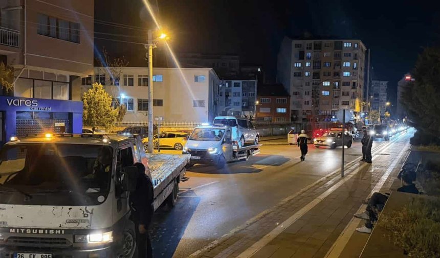 Uyarılara rağmen park ettiler: Eskişehir’de 33 araç çekildi