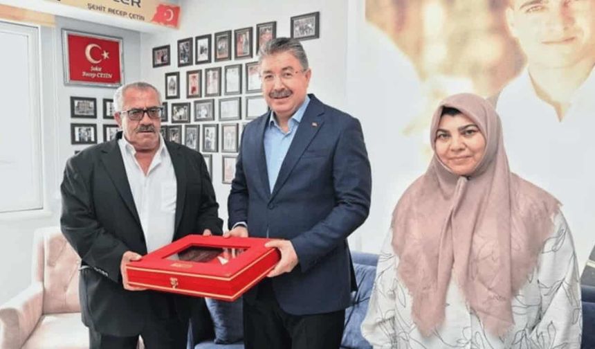 Vali Yılmaz'dan şehit ailesine bayram ziyareti
