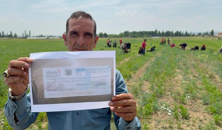 Eskişehir'de 80 günlük alın terine sahte çek: İşçileri için arabasını sattı