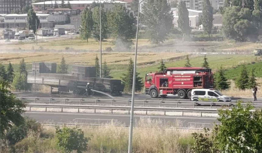 Bozüyük'te tır yangını: Trafik durma noktasına geldi