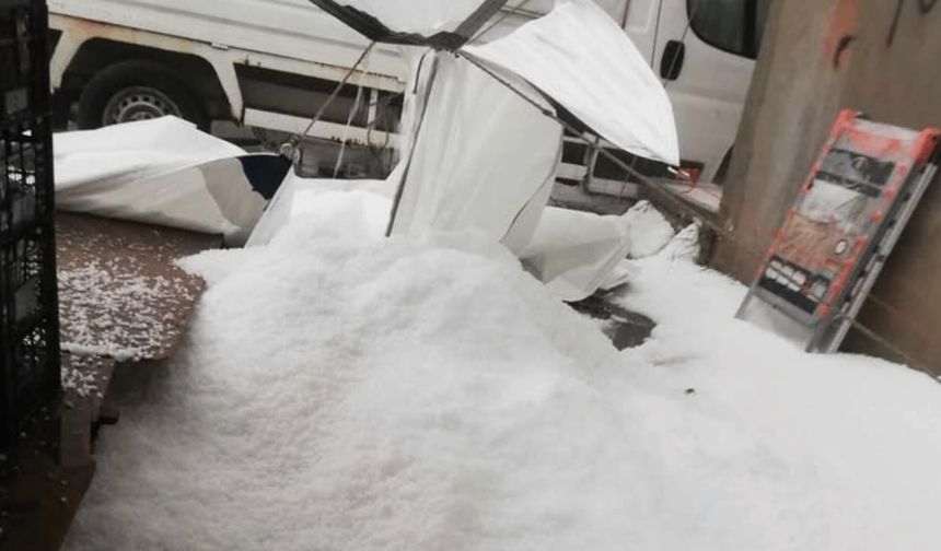 Eskişehir'in ilçesi Haziran ayında beyaza büründü