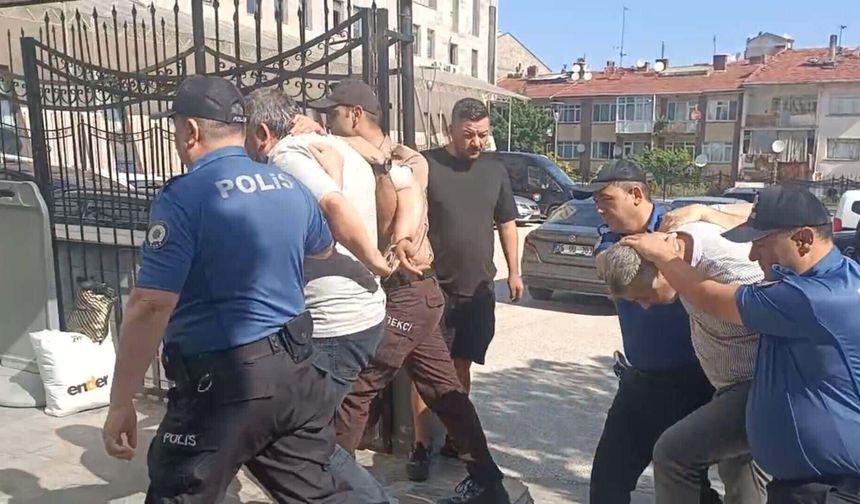Eskişehir'de okul girişinde bekçiyi darp eden iki şahıs tutuklandı