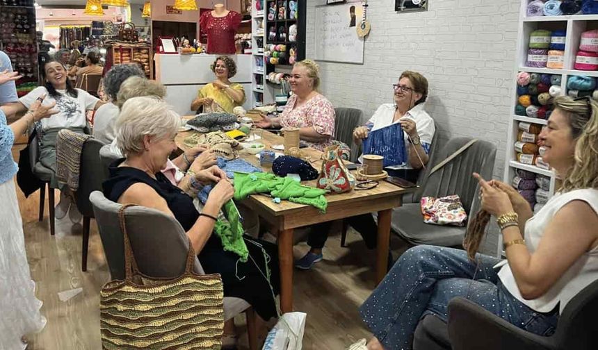 Eskişehir’de kadınlar bu atölyede hem örgü öğreniyor hem sosyalleşiyor