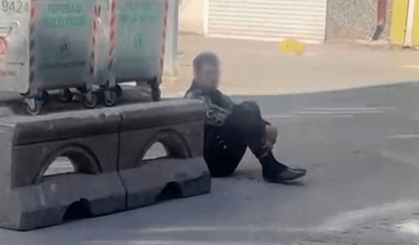 Eskişehir'de tedirgin eden olay: Dakikalarca hareketsiz bekledi