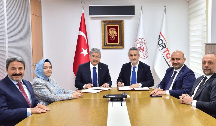 Eskişehir'e dev yatırım: 3 yeni proje için imzalar atıldı