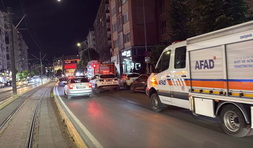 Eskişehir'deki apartmanda yangın! Bina tahliye edildi