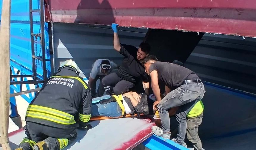 Eskişehir'deki maden ocağında korkutan olay! 2 işçi taş kırma kuyusuna düştü