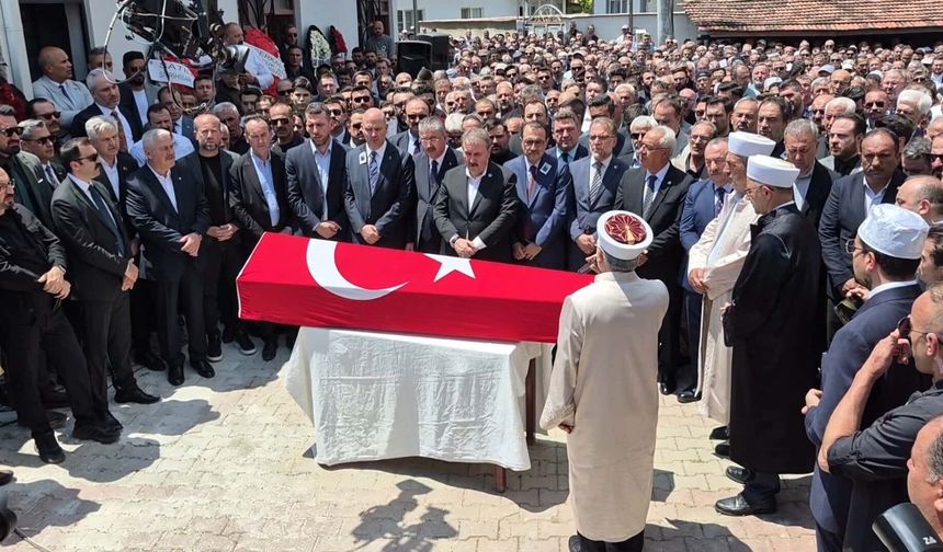 Mustafa Destici'nin abisi Eskişehir'de son yolculuğuna uğurlandı