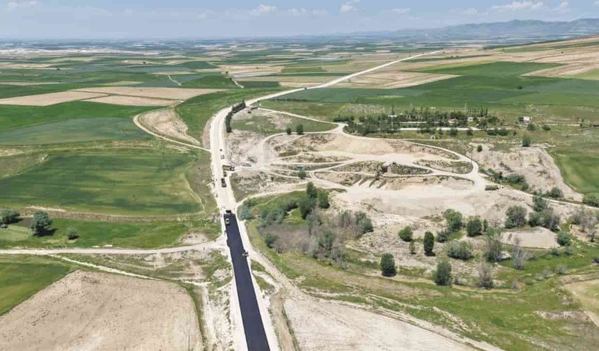 Sivrihisar–Çeltik yolunda asfalt çalışması başladı