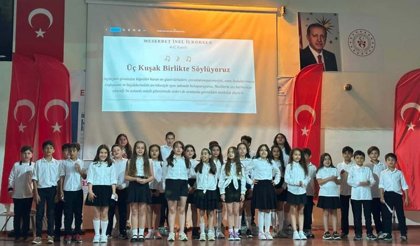 Eskişehir Meserret İnel İlkokulu'nda "3 Nesil Birlikte Söylüyoruz" Türkü Gecesi düzenlendi