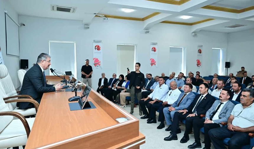 Vali Yılmaz muhtarlarla buluştu: "Vatandaşlarımıza hizmet etmek için bulunuyoruz"