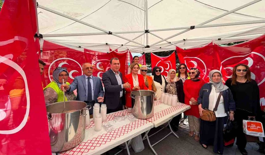 MHP Eskişehir İl Teşkilatı’ndan aşure ikramı