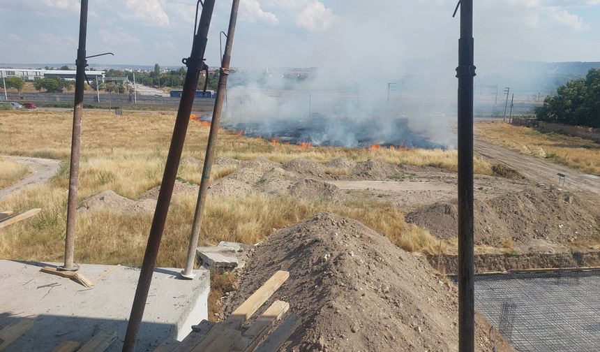 Eskişehir'de yangın paniği: YHT hattına 5 metre kalmıştı!