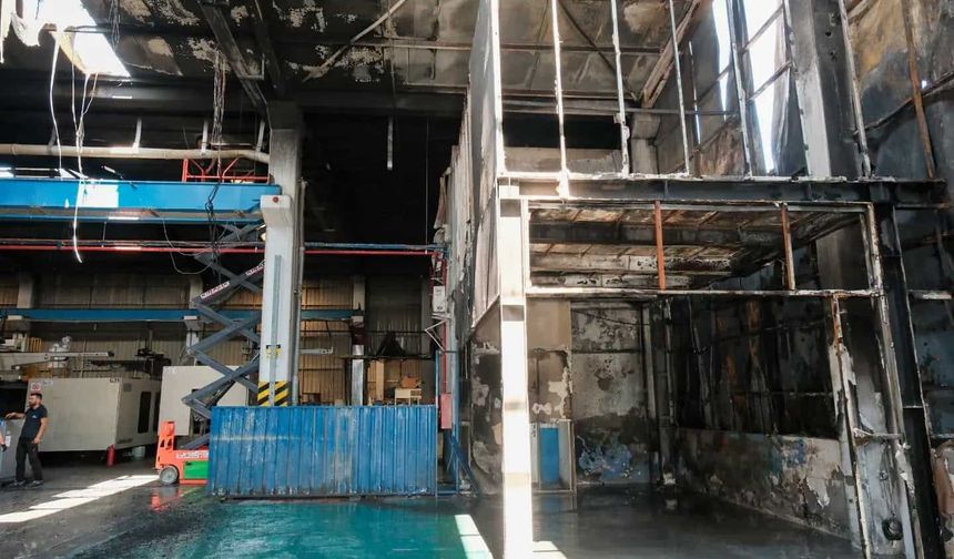 Eskişehir'de yanan fabrikada üretim faaliyetlerine ara verildi