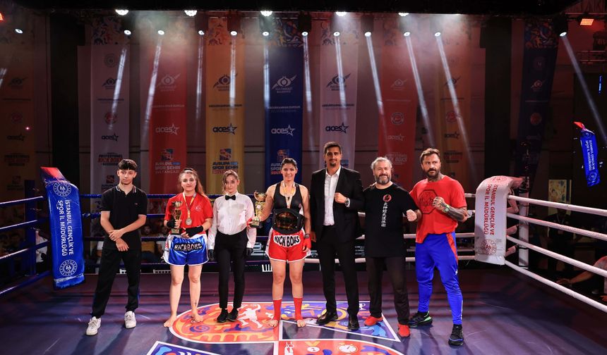 ESSA FIGHT CLUB sporcusu Aysun Keleş, Türkiye Profesyonel Kickboks Şampiyonu oldu