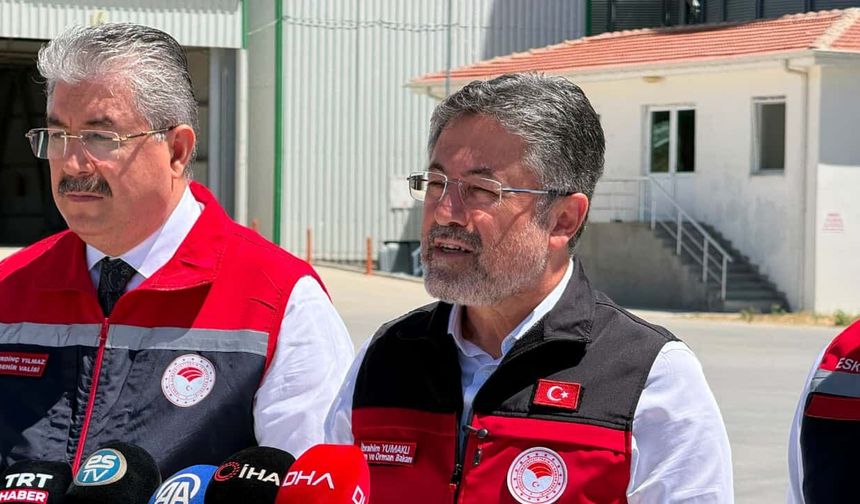 Bakan Yumaklı Eskişehir'de konuştu: "Hasatta Cumhuriyet tarihimizin rekorunu bekliyorum"