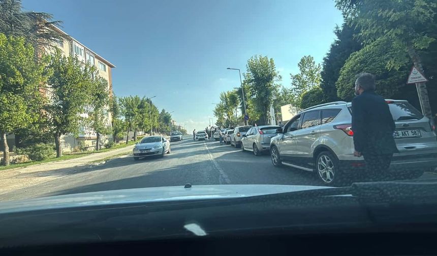 Eskişehir'de pes dedirten görüntü: Düğün konvoyu ambulans giriş çıkışlarını kapattı