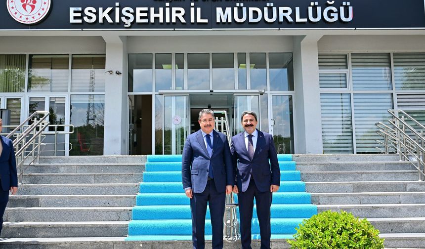 Eskişehir Valisi Erdinç Yılmaz'dan Gençlik ve Spor İl Müdürlüğü'ne ziyaret