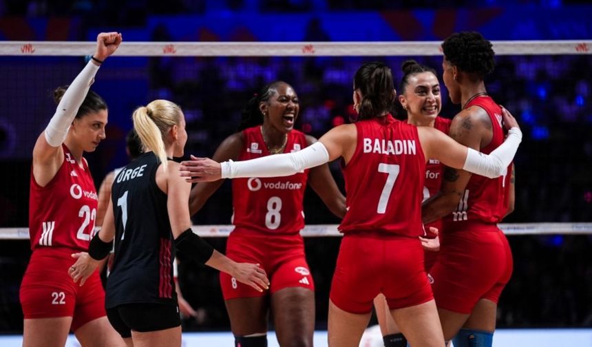 Filenin Sultanları finalde: Set vermeden kazandılar